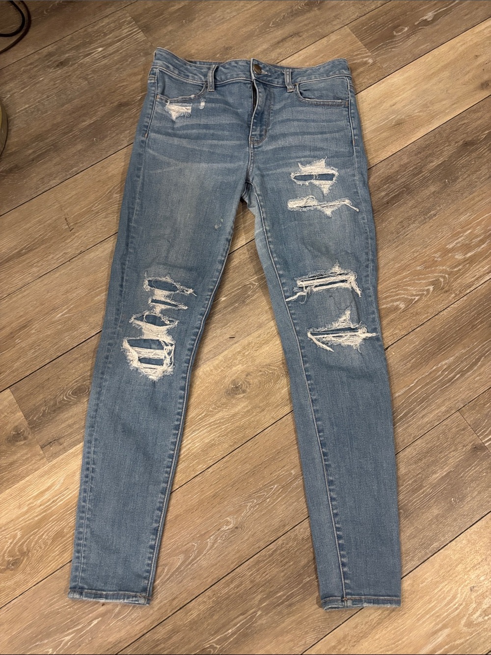 American Eagle Outfitters Light Blue Distressed Skinny Jeans